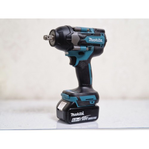 Гайковерт акумуляторний професійний Makita DTW700Z, 800Hm